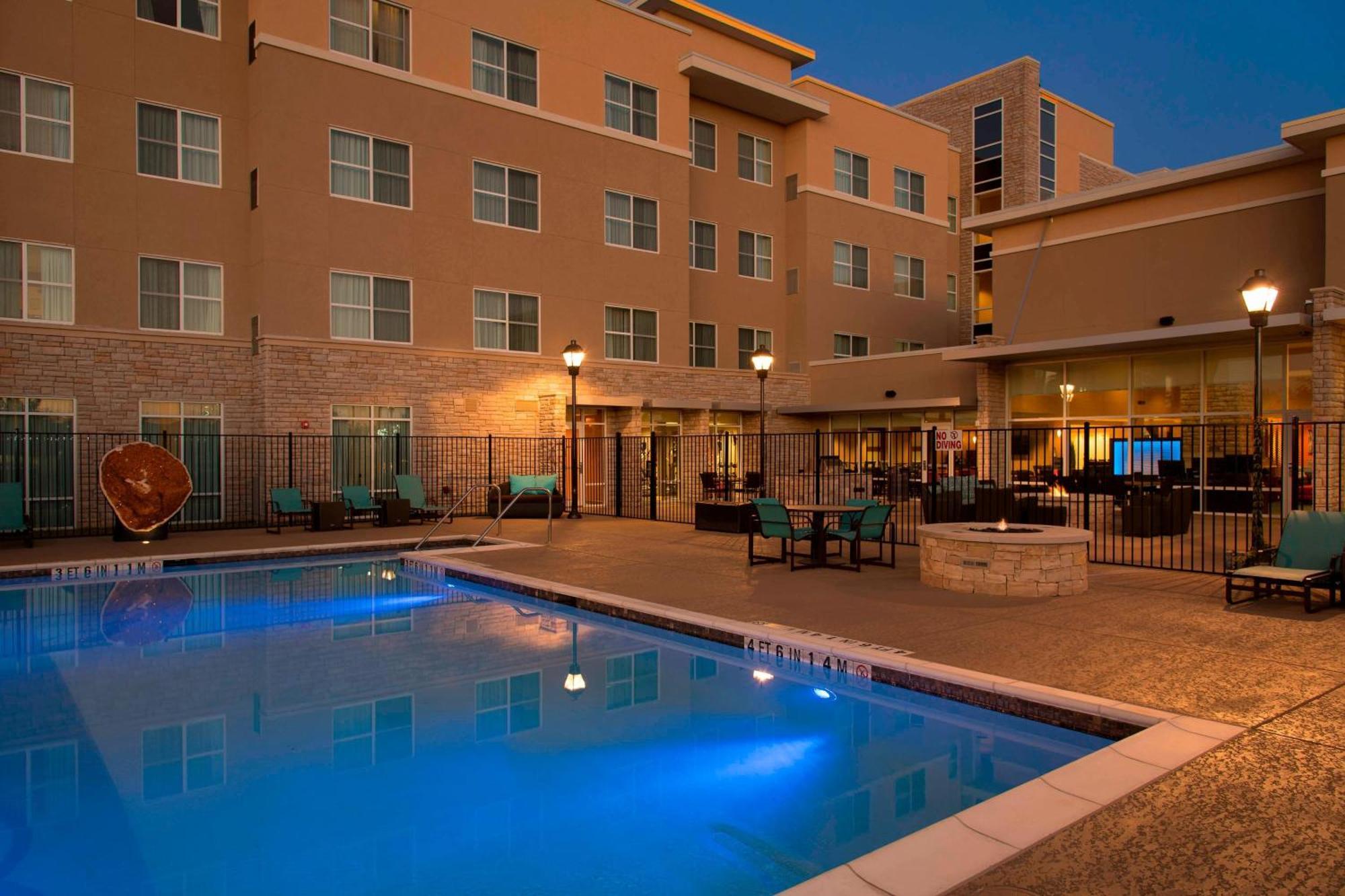 Residence Inn By Marriott Austin - University Area Eksteriør billede